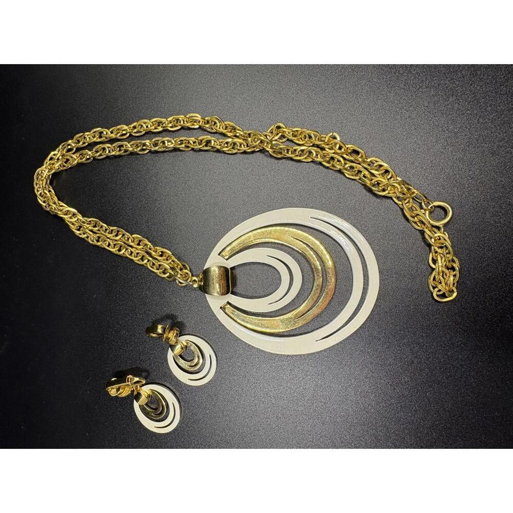 Vintage Lisner Necklace and Earring Set
